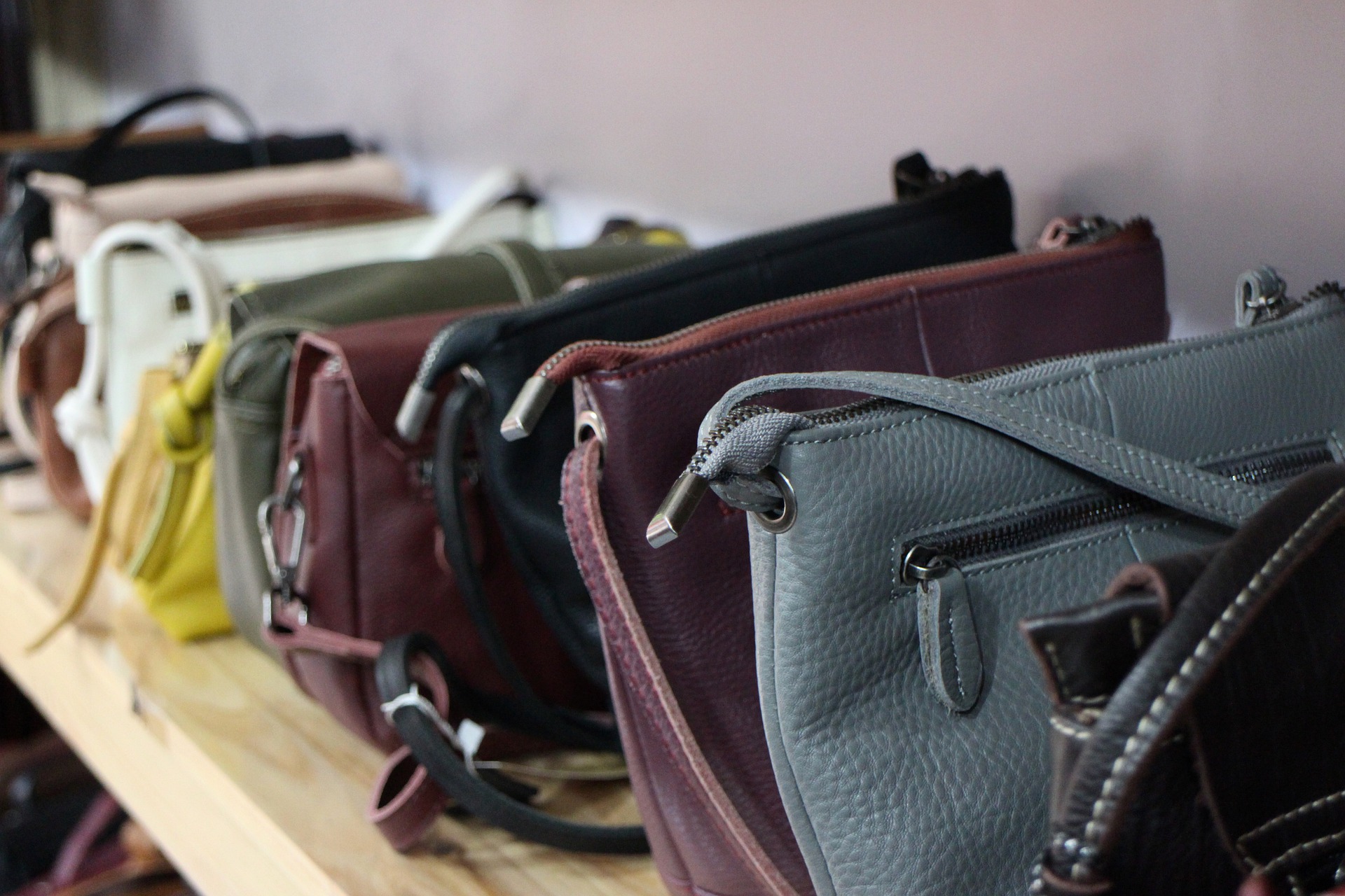 handbags-6484680_1920